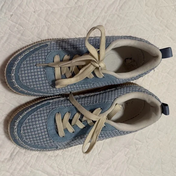 Blue and White Shoes - Picture 4 of 5